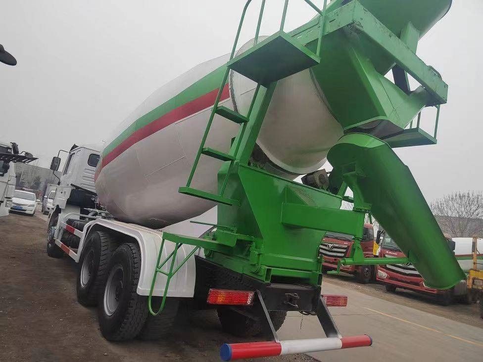 Shacman F3000 6X4 - Camión hormigonera: foto 4 Shacman F3000 6X4 - Camión hormigonera: foto 4