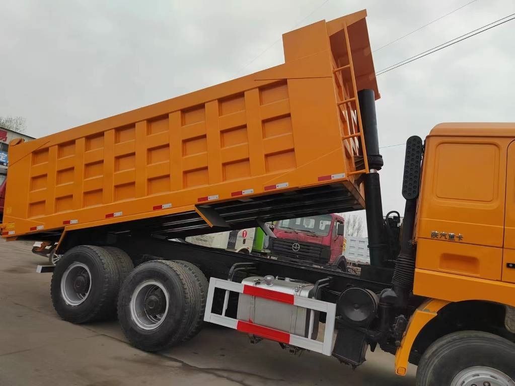 Shacman F3000 6x4 - Volquete camión: foto 3 Shacman F3000 6x4 - Volquete camión: foto 3