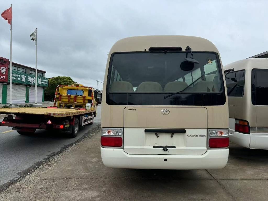 Minibús, Furgoneta de pasajeros Toyota Coaster Bus: foto 9