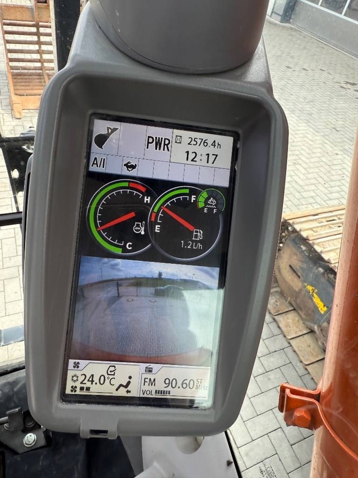 Excavadora de cadenas Hitachi ZX 250 LC N-6: foto 12