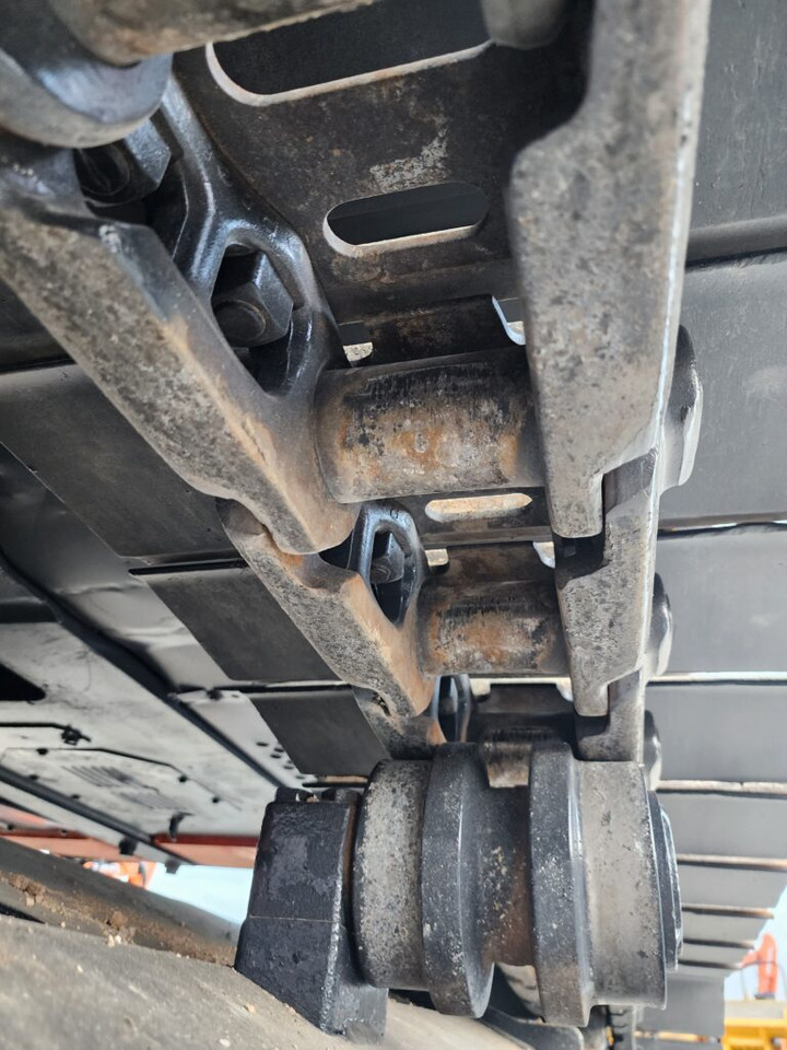 Excavadora de cadenas HITACHI ZX300LCN-6: foto 13