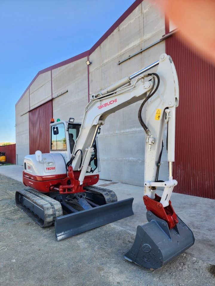 TAKEUCHI TB260 - Miniexcavadora: foto 5 TAKEUCHI TB260 - Miniexcavadora: foto 5