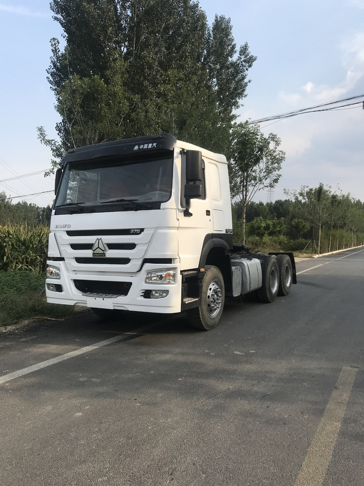 HOWO TRACTOR 6X4 SINOTRUCK 371HP - Cabeza tractora: foto 1 HOWO TRACTOR 6X4 SINOTRUCK 371HP - Cabeza tractora: foto 1