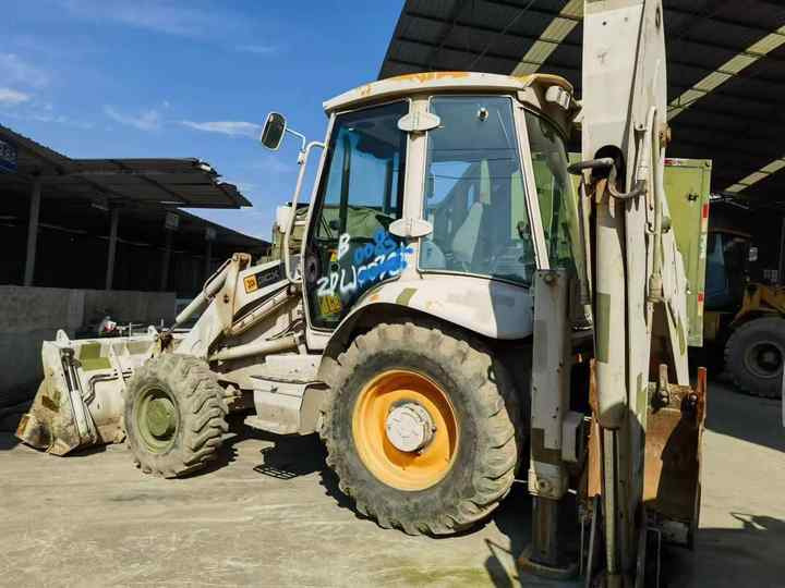 Backhoe loader JCB 3CX 4*4 tlb loader UKmade, used cheap JCB 3CX retro loader and digger - Retroexcavadora: foto 4 Backhoe loader JCB 3CX 4*4 tlb loader UKmade, used cheap JCB 3CX retro loader and digger - Retroexcavadora: foto 4