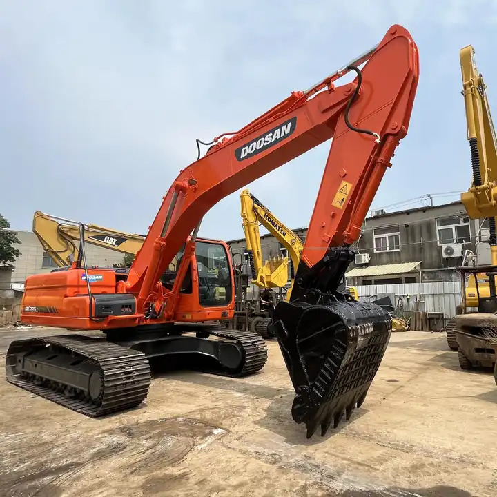 Best Selling DOOSAN excavator machine construction used machinery equipment dx225 used excavators in stock - Excavadora: foto 1 Best Selling DOOSAN excavator machine construction used machinery equipment dx225 used excavators in stock - Excavadora: foto 1