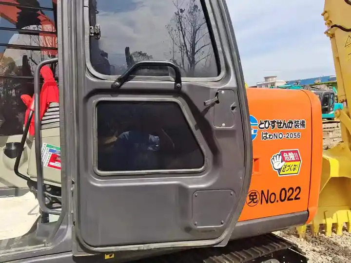 Cheap Small Tracked Excavator Hitachi Zaxis 70 Secondhand Mini Excavator In Shanghai - Excavadora de cadenas: foto 4 Cheap Small Tracked Excavator Hitachi Zaxis 70 Secondhand Mini Excavator In Shanghai - Excavadora de cadenas: foto 4
