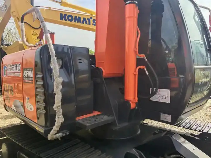 Cheap Small Tracked Excavator Hitachi Zaxis 70 Secondhand Mini Excavator In Shanghai - Excavadora de cadenas: foto 2 Cheap Small Tracked Excavator Hitachi Zaxis 70 Secondhand Mini Excavator In Shanghai - Excavadora de cadenas: foto 2