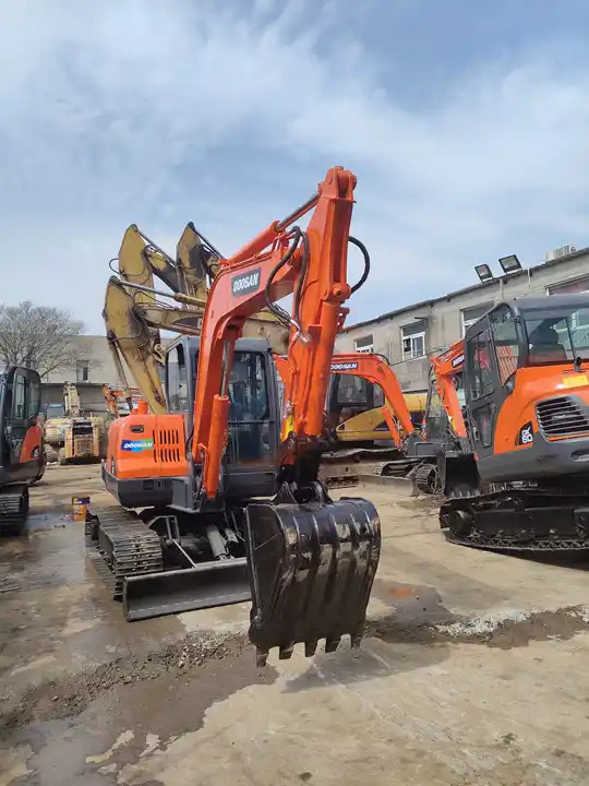 Dx60 Used Crawler Excavator Used Excavator For Sale High Quality ExcavatorDOOSAN DH 55DH55 H-frame - Excavadora: foto 3 Dx60 Used Crawler Excavator Used Excavator For Sale High Quality ExcavatorDOOSAN DH 55DH55 H-frame - Excavadora: foto 3