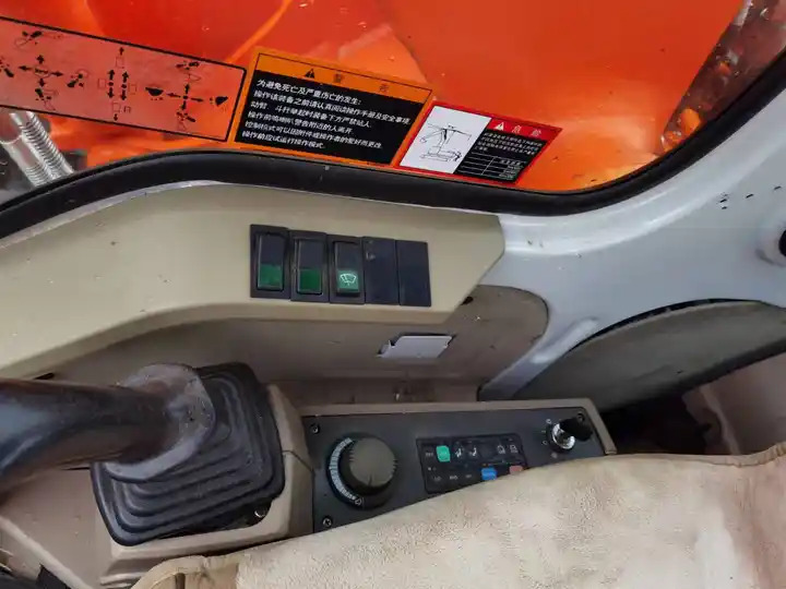 Excellent ConditionUsed Excavator Doosan Dh220 ,Nice Performance 22ton Used Excavator Dh220-7 At Low Price For Sale - Excavadora de cadenas: foto 4 Excellent ConditionUsed Excavator Doosan Dh220 ,Nice Performance 22ton Used Excavator Dh220-7 At Low Price For Sale - Excavadora de cadenas: foto 4