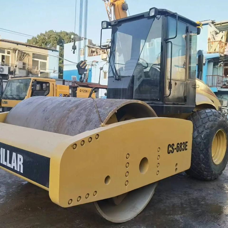 Good Quality Road Roller Caterpillar Cs683e Used Original Japan Road Roller Cat Cs683e Caterpillar Compactor Rollers - Apisonadora de asfalto: foto 1 Good Quality Road Roller Caterpillar Cs683e Used Original Japan Road Roller Cat Cs683e Caterpillar Compactor Rollers - Apisonadora de asfalto: foto 1