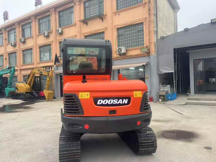High Quality Hot Selling 6ton Second Hand Excavator Machine Mini Small Excavator DX60-9C Used Doosan Excavator for Sale DX60 - Excavadora: foto 5 High Quality Hot Selling 6ton Second Hand Excavator Machine Mini Small Excavator DX60-9C Used Doosan Excavator for Sale DX60 - Excavadora: foto 5