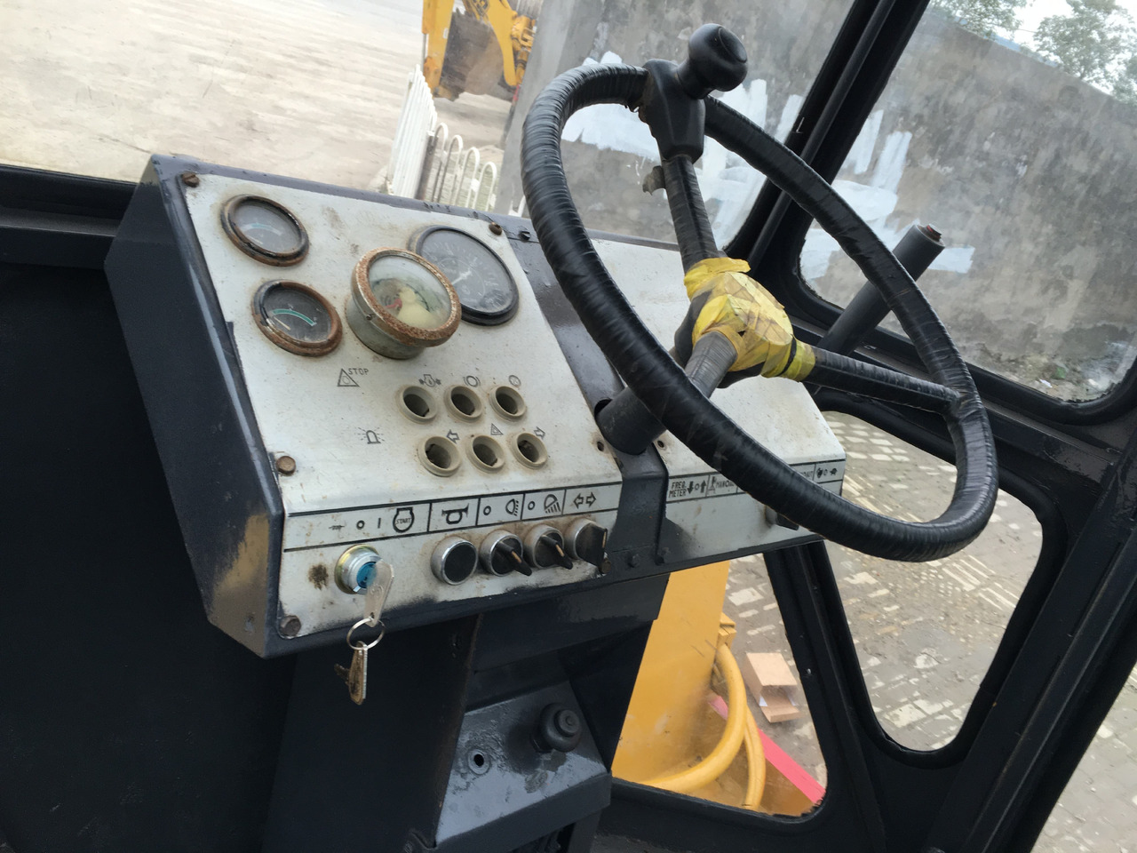 High Quality Used 15 Ton Vibratory Road Roller Dynapac Ca30d Single-drum Soil Compactor Cummins Engine In Shanghai - Apisonadora de asfalto: foto 3 High Quality Used 15 Ton Vibratory Road Roller Dynapac Ca30d Single-drum Soil Compactor Cummins Engine In Shanghai - Apisonadora de asfalto: foto 3