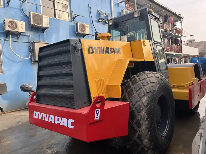 Hot-Selling Used Dynapac Ca30d Road Roller In Stock Good Condition And Quality Assurance Low Price And Low Working Hours On Sale - Apisonadora de asfalto: foto 5 Hot-Selling Used Dynapac Ca30d Road Roller In Stock Good Condition And Quality Assurance Low Price And Low Working Hours On Sale - Apisonadora de asfalto: foto 5