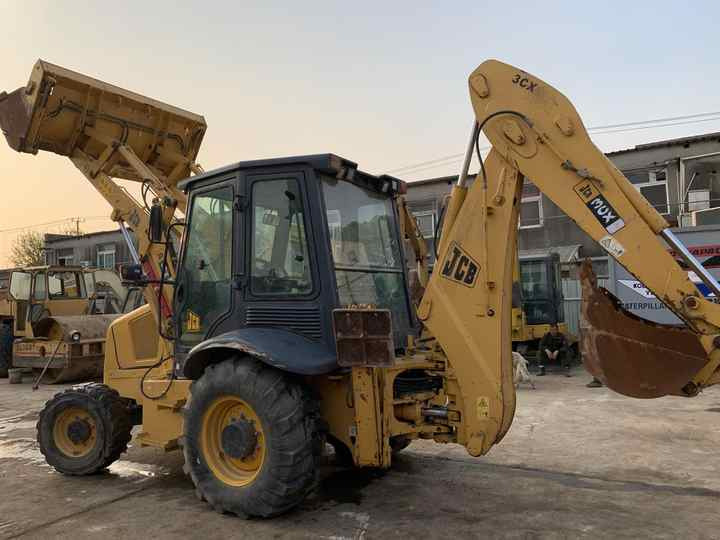 JCB 3cX backhoe loader manufactured in 2022 with telescopic boom JCB3CX JCB4CX JCB 3DX - Retroexcavadora: foto 5 JCB 3cX backhoe loader manufactured in 2022 with telescopic boom JCB3CX JCB4CX JCB 3DX - Retroexcavadora: foto 5