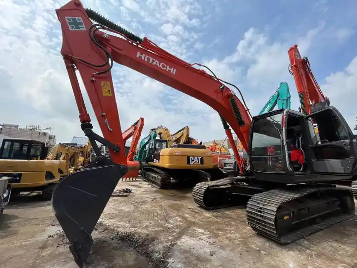 Low Working Hour Hitachi zx120 cheap used excavator Japan Made Hitachi zx200 20 ton Excavator on sale - Excavadora de cadenas: foto 5 Low Working Hour Hitachi zx120 cheap used excavator Japan Made Hitachi zx200 20 ton Excavator on sale - Excavadora de cadenas: foto 5