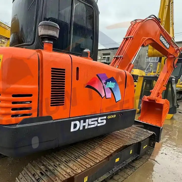 Mini 5ton Used Excavator Doosan DH55 with nice condition Korea low working hour multifunction crawler excavator Doosan DH55 - Excavadora: foto 1 Mini 5ton Used Excavator Doosan DH55 with nice condition Korea low working hour multifunction crawler excavator Doosan DH55 - Excavadora: foto 1