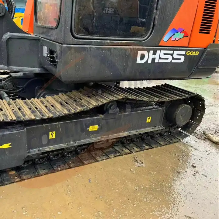 Mini 5ton Used Excavator Doosan DH55 with nice condition Korea low working hour multifunction crawler excavator Doosan DH55 - Excavadora: foto 3 Mini 5ton Used Excavator Doosan DH55 with nice condition Korea low working hour multifunction crawler excavator Doosan DH55 - Excavadora: foto 3