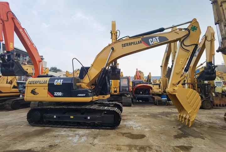 Original Caterpillar Excavator Parts,Low Working Hours Of Used Excavator Cat320,320b,320c,320d,320dl,320d2 For Sale In Shanghai - Excavadora de cadenas: foto 2 Original Caterpillar Excavator Parts,Low Working Hours Of Used Excavator Cat320,320b,320c,320d,320dl,320d2 For Sale In Shanghai - Excavadora de cadenas: foto 2