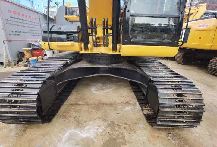 Original Caterpillar Excavator Parts,Low Working Hours Of Used Excavator Cat320,320b,320c,320d,320dl,320d2 For Sale In Shanghai - Excavadora de cadenas: foto 3 Original Caterpillar Excavator Parts,Low Working Hours Of Used Excavator Cat320,320b,320c,320d,320dl,320d2 For Sale In Shanghai - Excavadora de cadenas: foto 3