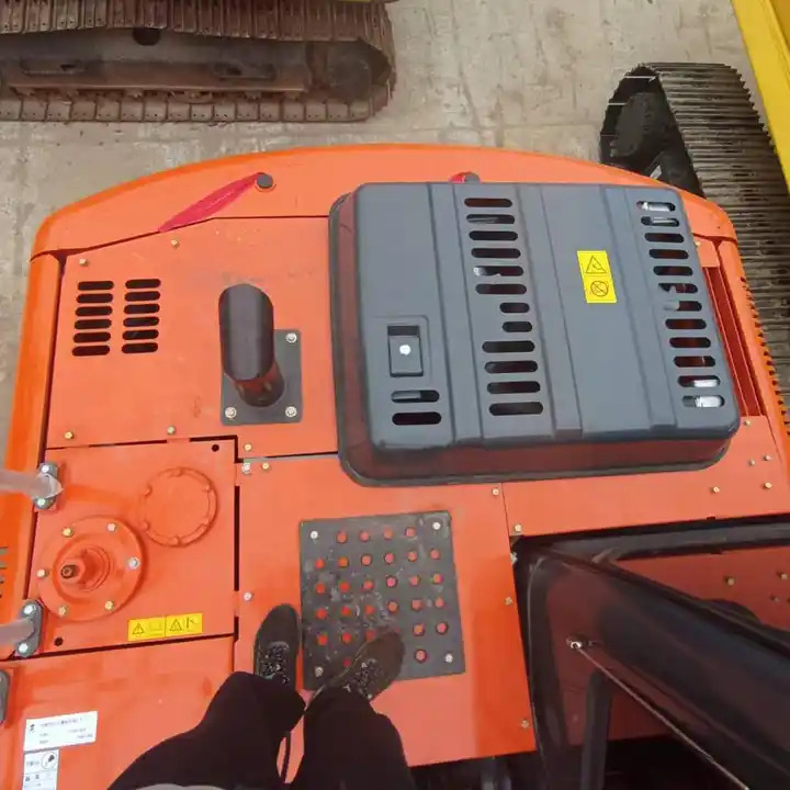 Original Landscaping Excavator Hitachi Zx120 Mini Crawler Excavator With Thumb And Ditch Bucket - Excavadora de cadenas: foto 4 Original Landscaping Excavator Hitachi Zx120 Mini Crawler Excavator With Thumb And Ditch Bucket - Excavadora de cadenas: foto 4