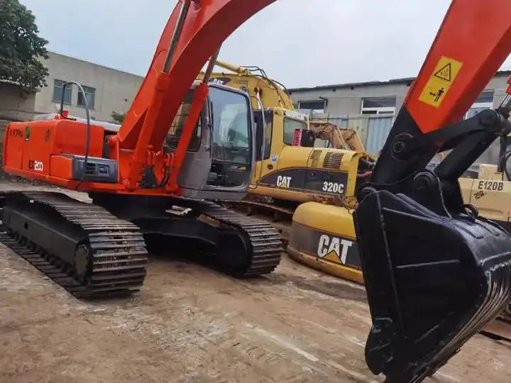 Popular Second Hand Hitachi Excavator Ex200 Used Hitachi Crawler Digger Original Made In Japan at Low Price For Sale - Excavadora de cadenas: foto 3 Popular Second Hand Hitachi Excavator Ex200 Used Hitachi Crawler Digger Original Made In Japan at Low Price For Sale - Excavadora de cadenas: foto 3
