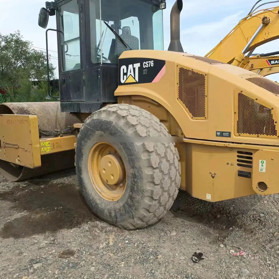 Used CAT CS76XT for sale Second hand caterpillar  roller in good condition high brand quality, affordable and in stock - Compactador: foto 1 Used CAT CS76XT for sale Second hand caterpillar  roller in good condition high brand quality, affordable and in stock - Compactador: foto 1