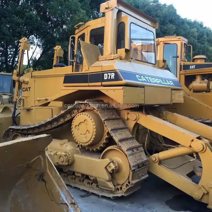 Used Cat Caterpillar D7r Bulldozer Japan Original Cheap Price Small Crawler Bulldozer D7r with good condition on Sale - Bulldozer: foto 2 Used Cat Caterpillar D7r Bulldozer Japan Original Cheap Price Small Crawler Bulldozer D7r with good condition on Sale - Bulldozer: foto 2