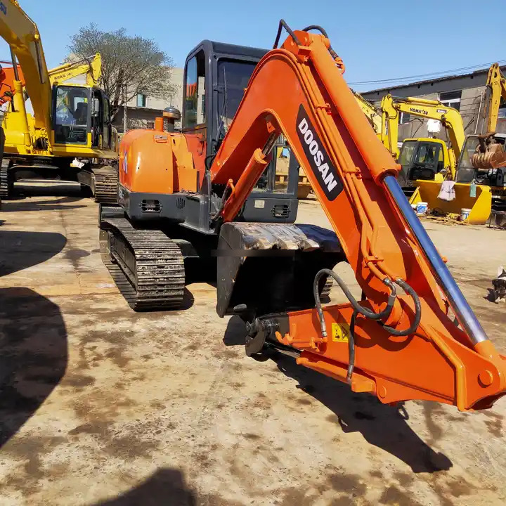Used Doosan Machinery for Sale Mini excavator DH55-V DH60-7 for sale Fast Delivery Competitive Price Digger Hydraulic Excavator - Excavadora de cadenas: foto 1 Used Doosan Machinery for Sale Mini excavator DH55-V DH60-7 for sale Fast Delivery Competitive Price Digger Hydraulic Excavator - Excavadora de cadenas: foto 1