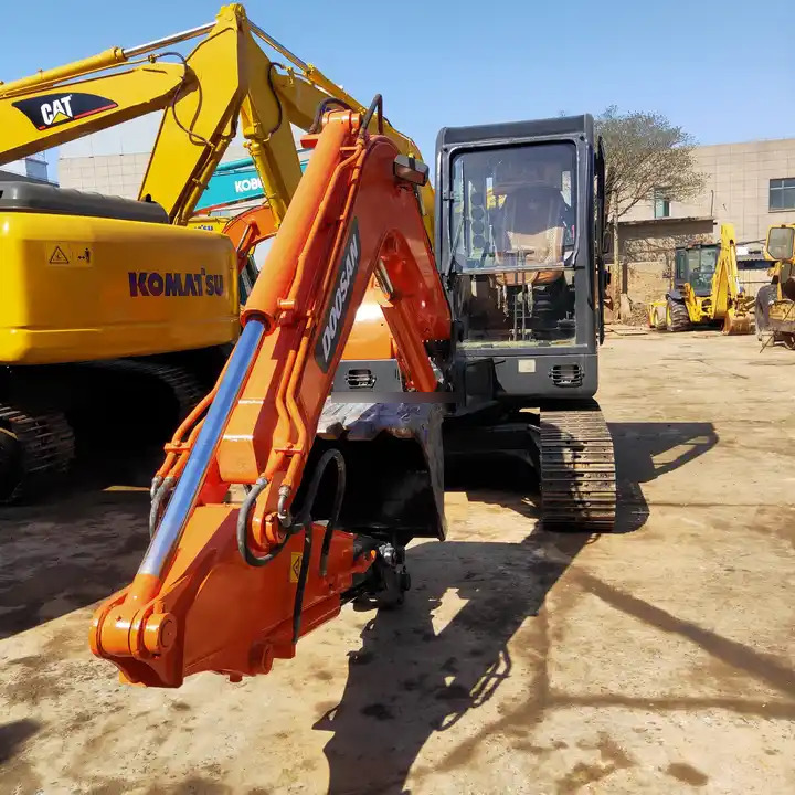 Used Doosan Machinery for Sale Mini excavator DH55-V DH60-7 for sale Fast Delivery Competitive Price Digger Hydraulic Excavator - Excavadora de cadenas: foto 2 Used Doosan Machinery for Sale Mini excavator DH55-V DH60-7 for sale Fast Delivery Competitive Price Digger Hydraulic Excavator - Excavadora de cadenas: foto 2
