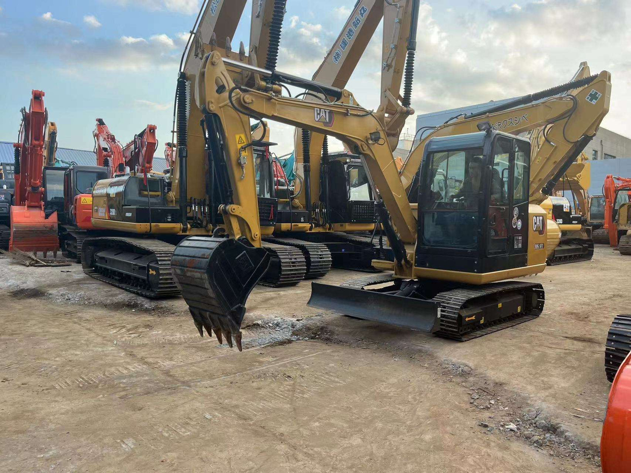 Used construction machine 305.5E2 CAT excavator mini 5 tons excavator in good condition on sale - Excavadora de cadenas: foto 2 Used construction machine 305.5E2 CAT excavator mini 5 tons excavator in good condition on sale - Excavadora de cadenas: foto 2