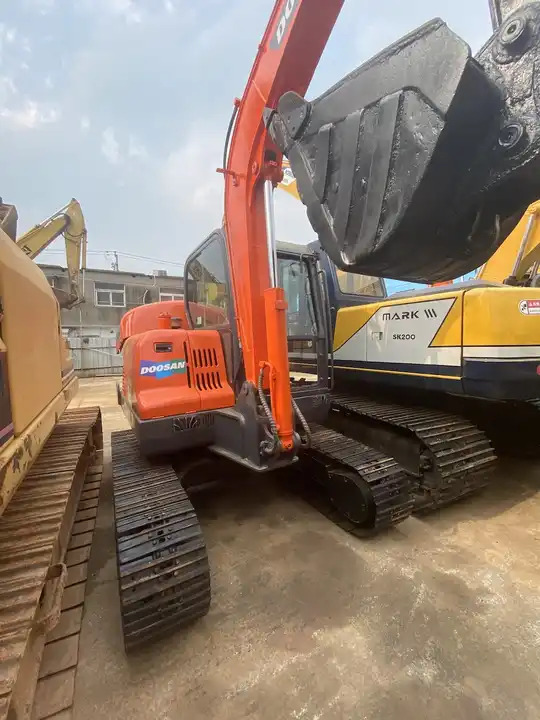 Excavadora de cadenas Used doosan 6ton dx60 excavator on sale in stock: foto 7