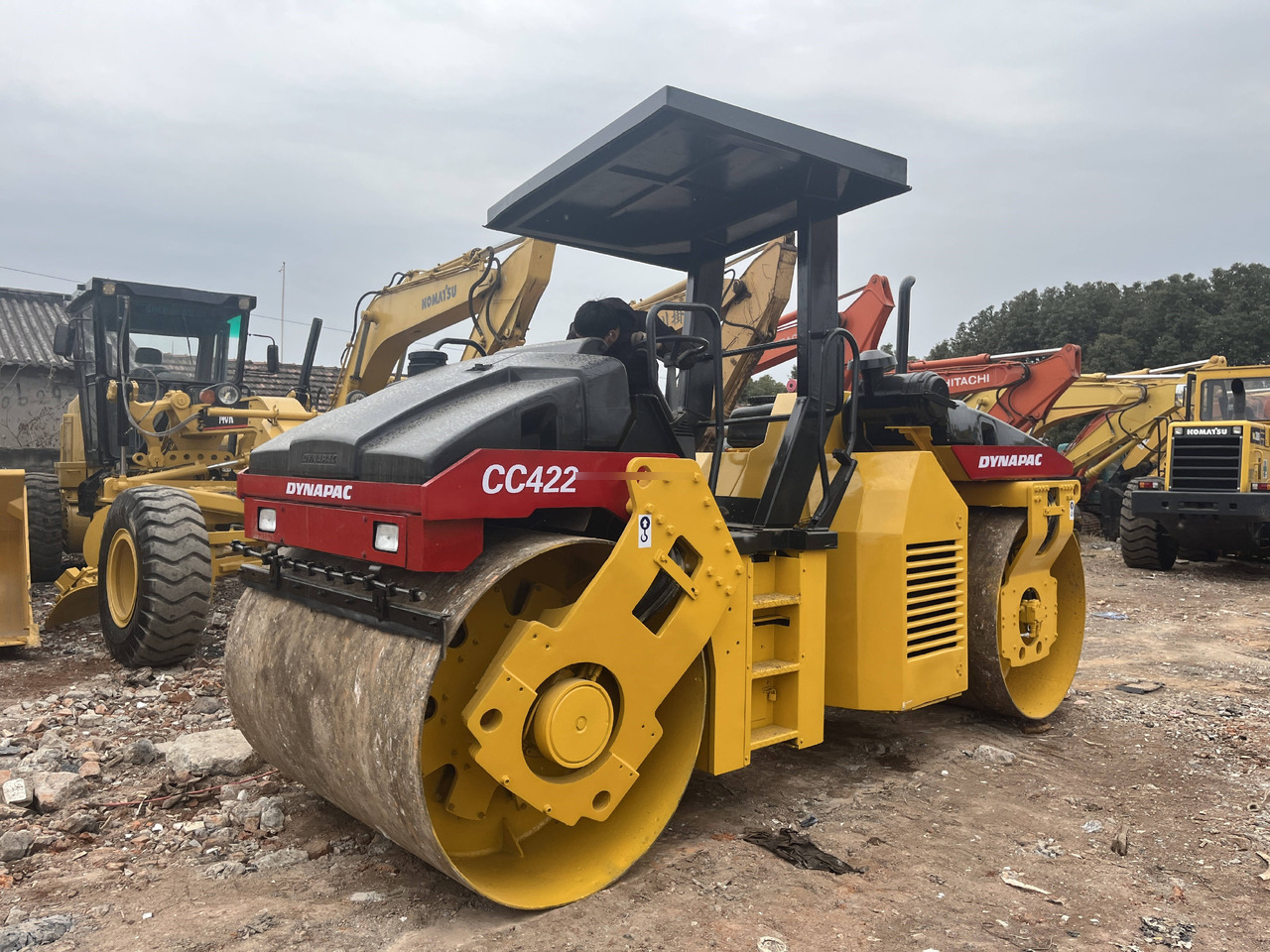 Used road roller Dynapac CC422 with Double Drum Roller in Good Condition - Apisonadora de asfalto: foto 2 Used road roller Dynapac CC422 with Double Drum Roller in Good Condition - Apisonadora de asfalto: foto 2
