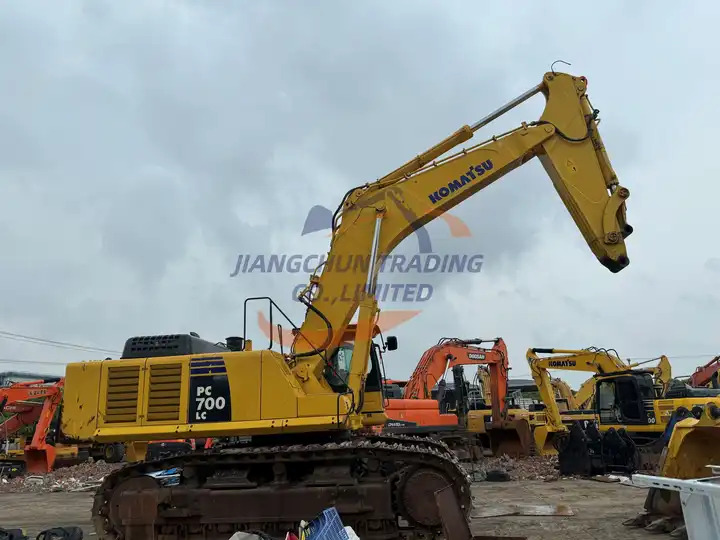 Second hand nice price good condition komatsu pc650 pc600 pc700 65 ton large excavator - Excavadora: foto 4 Second hand nice price good condition komatsu pc650 pc600 pc700 65 ton large excavator - Excavadora: foto 4