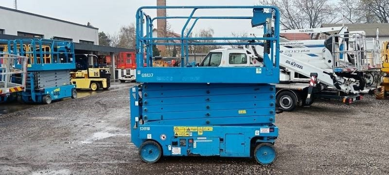 Genie GS4047 - 13,7m - electric - Plataforma de tijeras: foto 4 Genie GS4047 - 13,7m - electric - Plataforma de tijeras: foto 4
