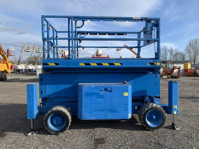 Genie GS4069 DC - 14,02 m, electric - Plataforma de tijeras: foto 4 Genie GS4069 DC - 14,02 m, electric - Plataforma de tijeras: foto 4