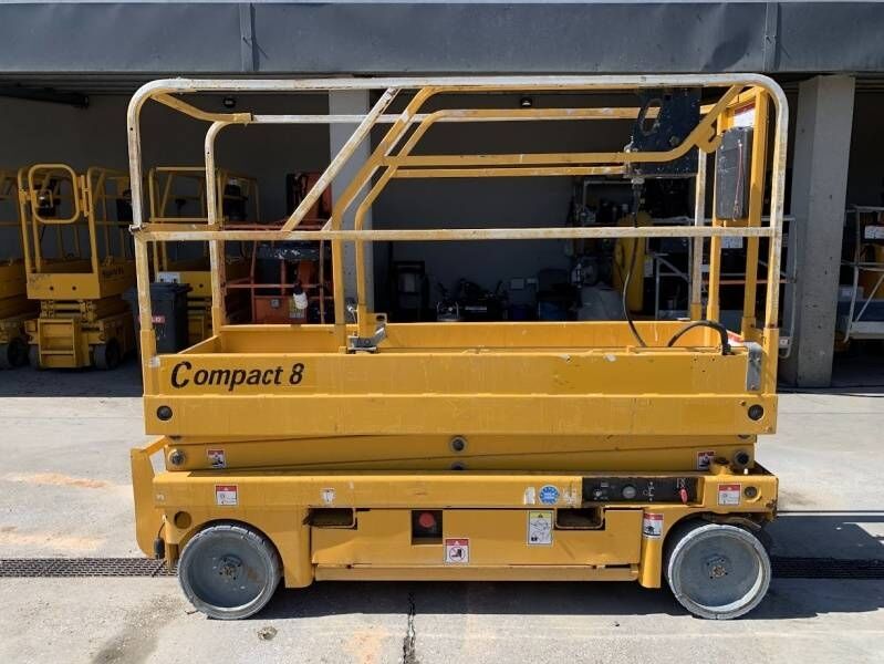 Haulotte Compact 8 - 8m, electric - Plataforma de tijeras: foto 5 Haulotte Compact 8 - 8m, electric - Plataforma de tijeras: foto 5