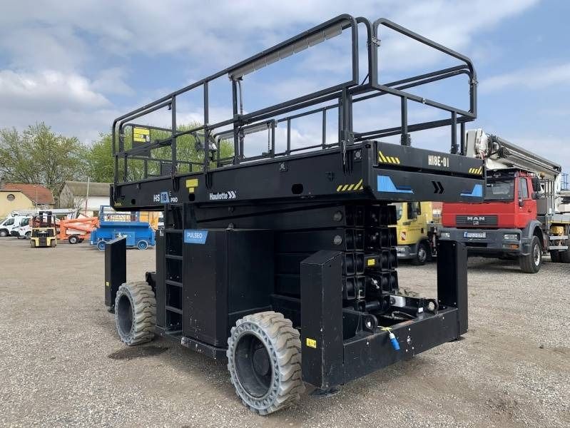 Haulotte HS18E PRO - 4x4 - 18m, electric - Plataforma de tijeras: foto 1 Haulotte HS18E PRO - 4x4 - 18m, electric - Plataforma de tijeras: foto 1