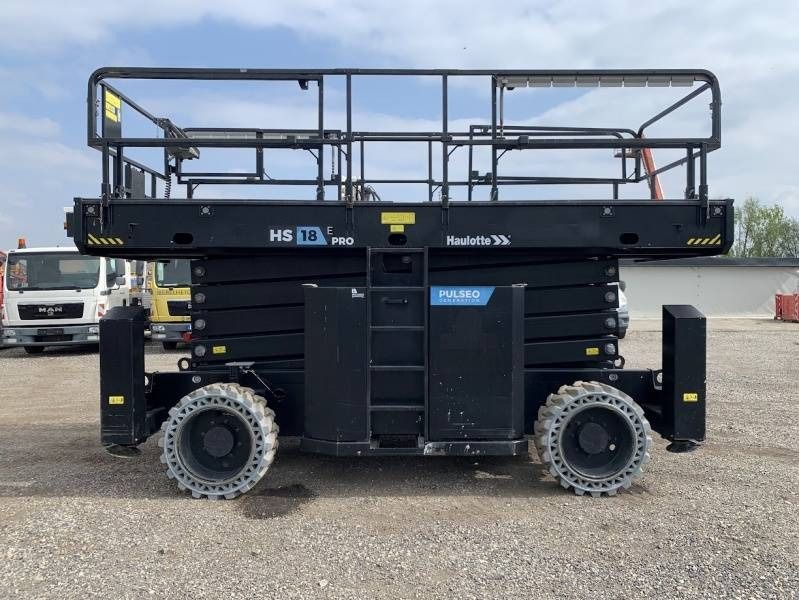 Haulotte HS18E PRO - 4x4 - 18m, electric - Plataforma de tijeras: foto 4 Haulotte HS18E PRO - 4x4 - 18m, electric - Plataforma de tijeras: foto 4