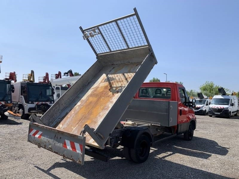 Iveco 35C13 - Tipper - Volquete camión: foto 1 Iveco 35C13 - Tipper - Volquete camión: foto 1
