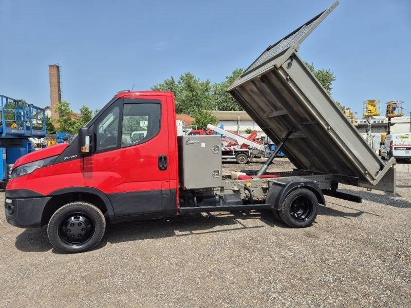 Iveco 35C13 - Tipper - Volquete camión: foto 1 Iveco 35C13 - Tipper - Volquete camión: foto 1