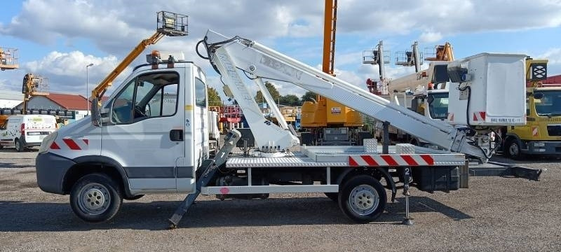 Iveco Daily Multitel 160 ALU DS - 16m - Camión con plataforma elevadora: foto 5 Iveco Daily Multitel 160 ALU DS - 16m - Camión con plataforma elevadora: foto 5