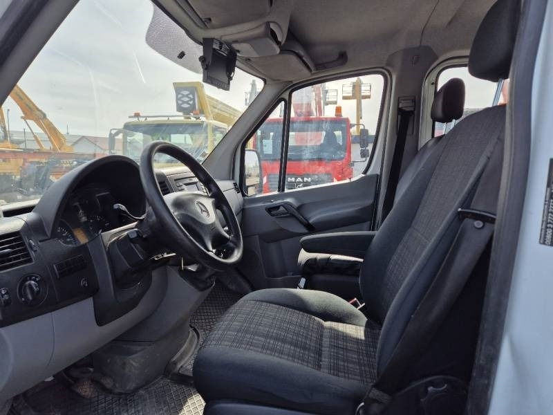 Volquete camión Mercedes-Benz Tipper: foto 9