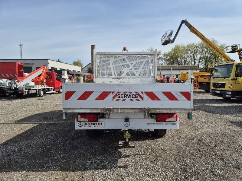 Foto del interior 1: Volquete camión Mercedes-Benz Tipper