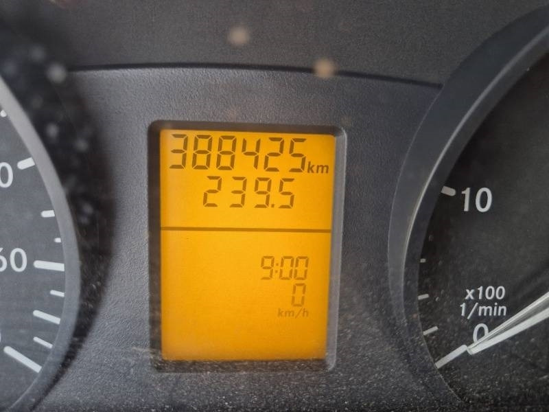 Volquete camión Mercedes-Benz Tipper: foto 15