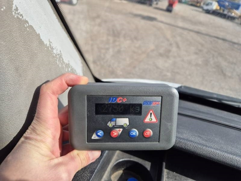 Volquete camión Mercedes-Benz Tipper: foto 14