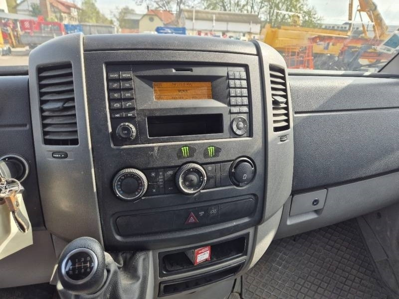 Volquete camión Mercedes-Benz Tipper: foto 11