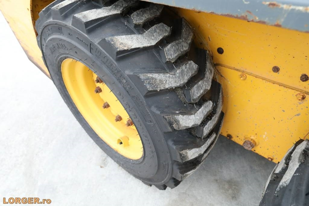 Minicargadora Gehl R 135: foto 15