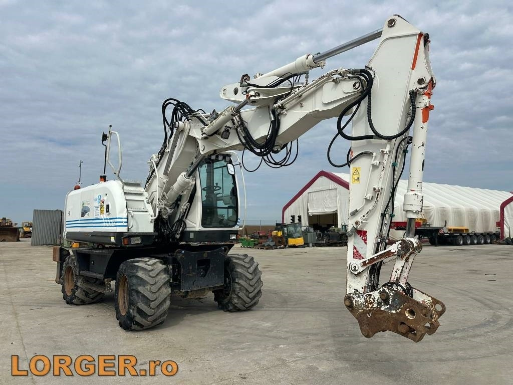 Hitachi ZX 140 W-3 - Excavadora de ruedas: foto 4 Hitachi ZX 140 W-3 - Excavadora de ruedas: foto 4