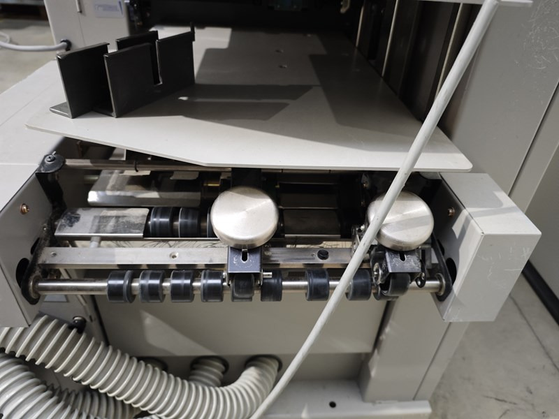 Horizon VAC-100 c | collator | 10 stations | 2005 | 1.17 mio - Máquina de impresión: foto 5 Horizon VAC-100 c | collator | 10 stations | 2005 | 1.17 mio - Máquina de impresión: foto 5