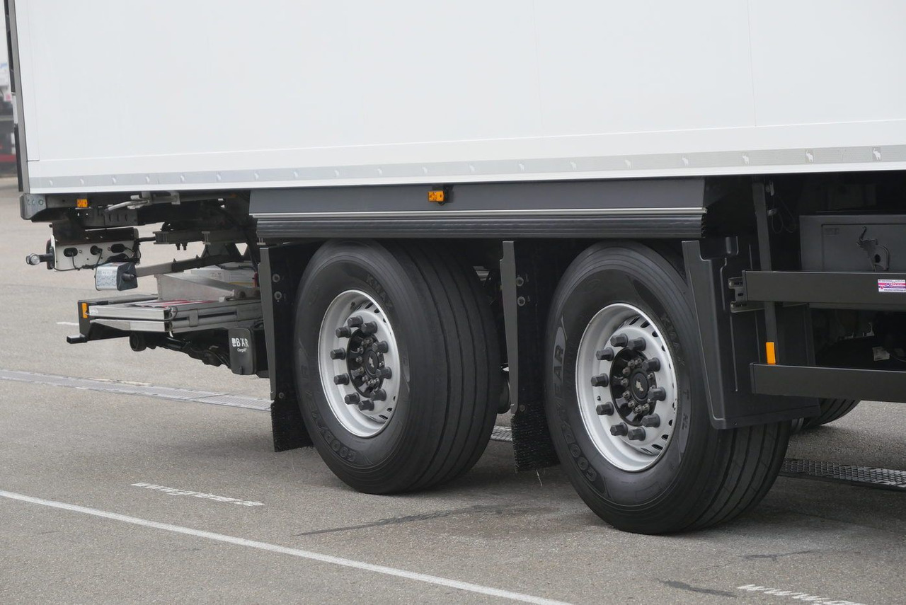 Schmitz Cargobull SKO 18/ LZG CITY FP 45 / LBW 2000 kg / CARR /TRI - Caja cerrada semirremolque: foto 4 Schmitz Cargobull SKO 18/ LZG CITY FP 45 / LBW 2000 kg / CARR /TRI - Caja cerrada semirremolque: foto 4